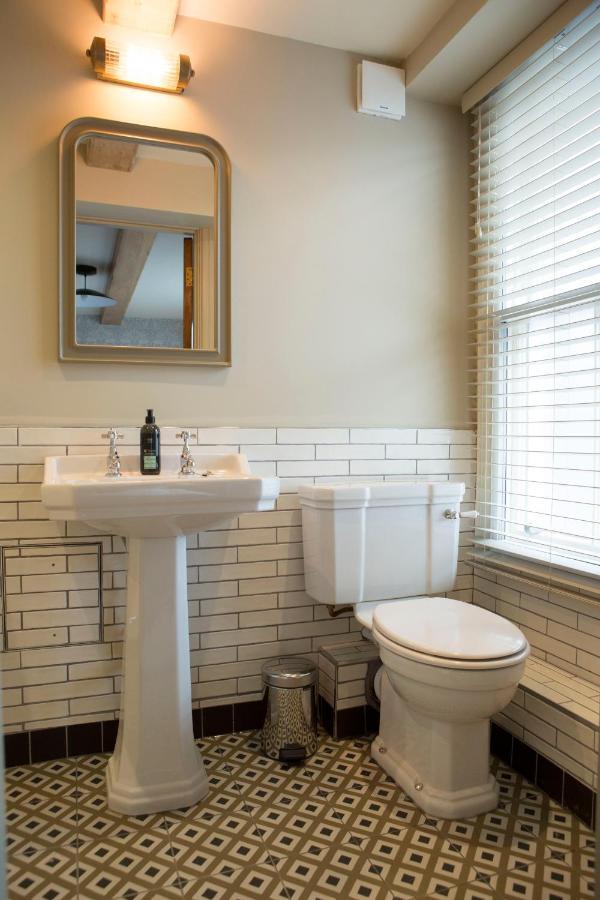 메이클즈필드 The Legh Arms Prestbury B&B 외부 사진