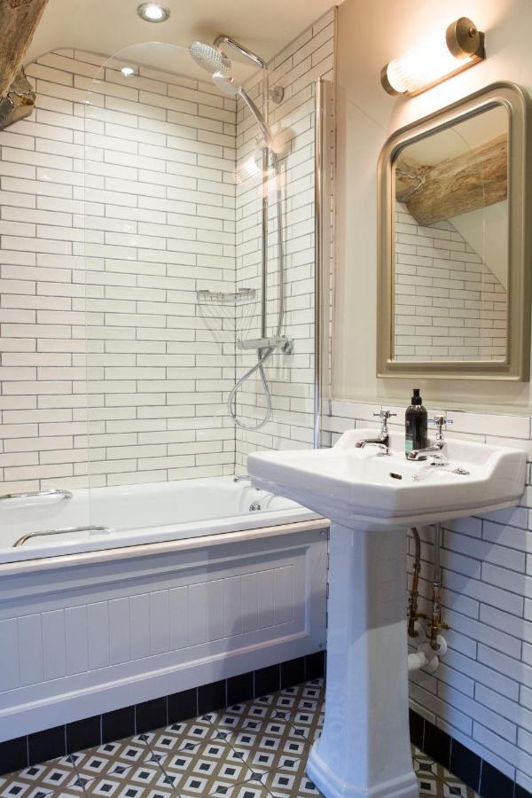 메이클즈필드 The Legh Arms Prestbury B&B 외부 사진