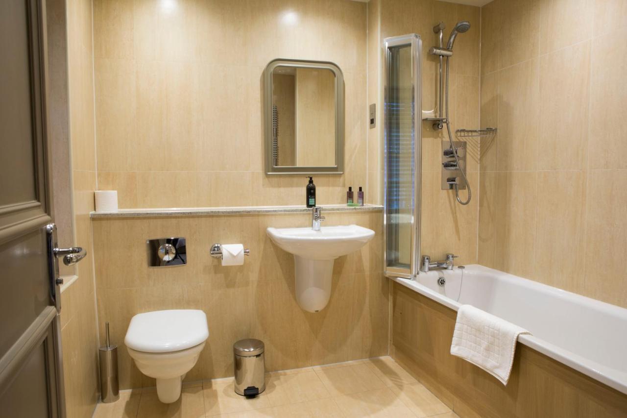 메이클즈필드 The Legh Arms Prestbury B&B 외부 사진